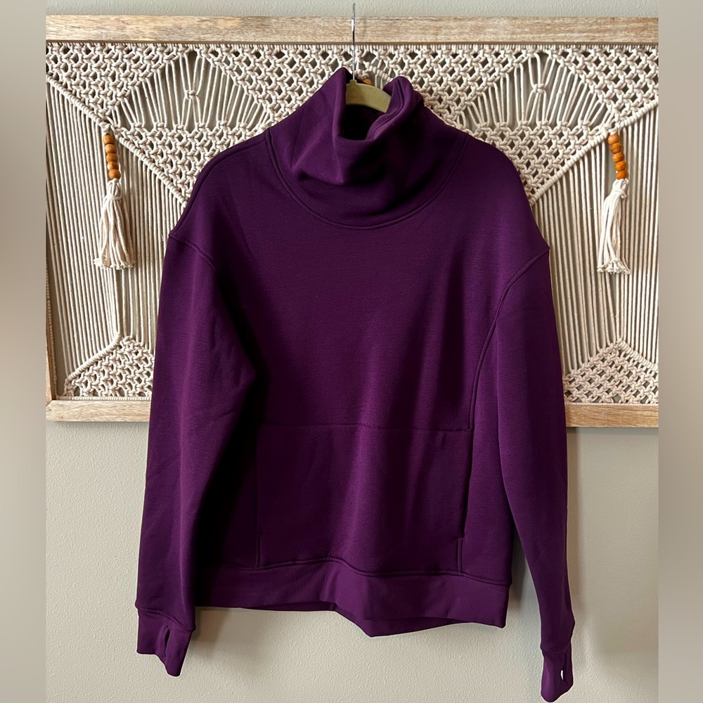 lululemon pullover - size 6 - never worn